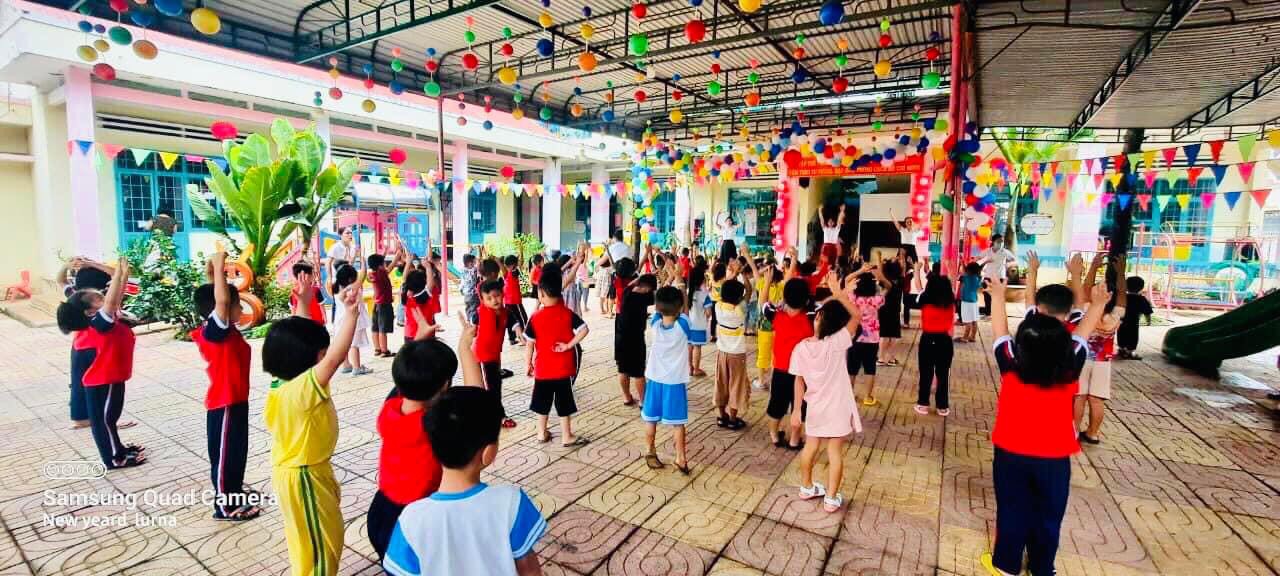 1.11. MN HOA LAN